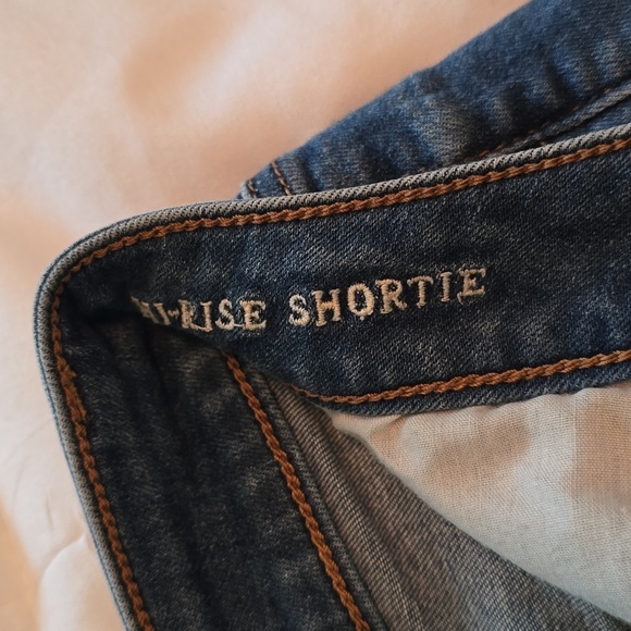 American Eagle Hi Rise Shortie - Picture 3 of 5